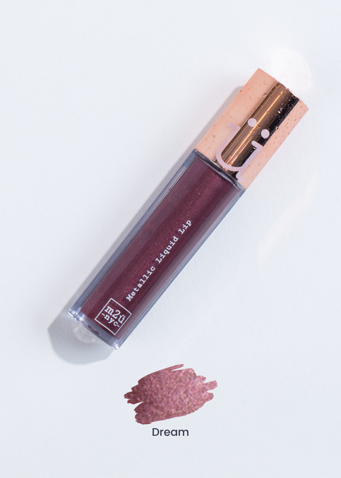 metallic liquid lipstick in shade "Dream" (metal blood purple)