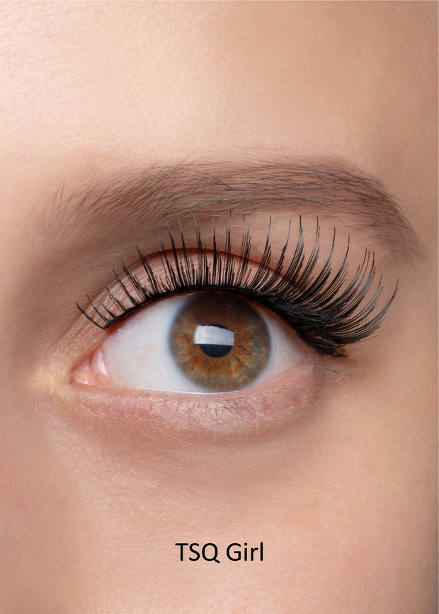 closeup eye photo with fake eyelashes on, full long dramatic style