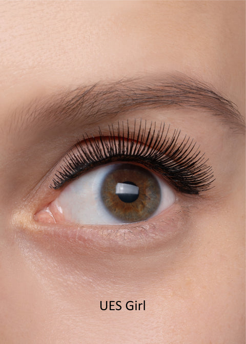 closeup eye photo with fake eyelashes on, full volume to dramatic style